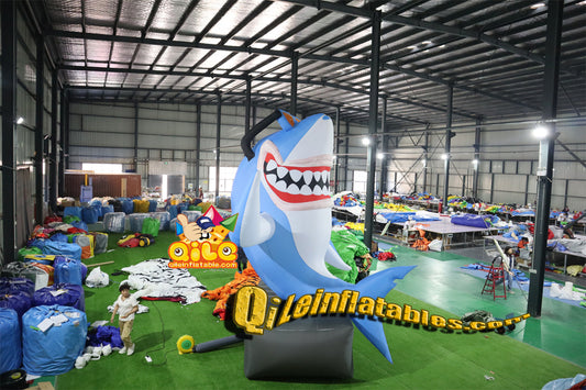 qile-4002 inflatable cartoon molding Shark with glasses